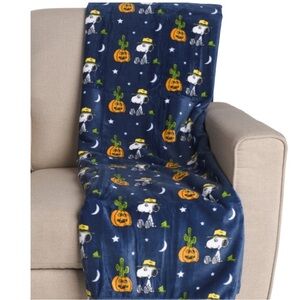 NWT PEANUTS BERKSHIRE Blue Snoopy Halloween Pumpkin Plush Blanket Throw 60”x70”